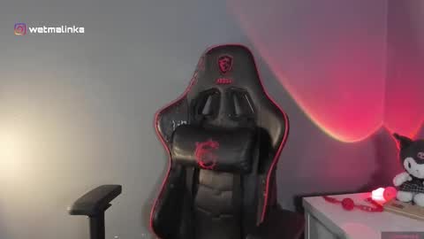 Snapshot of mali_doll chatting on October 25, 10:27 pm Malinka online show from October 25, 10:27 pm