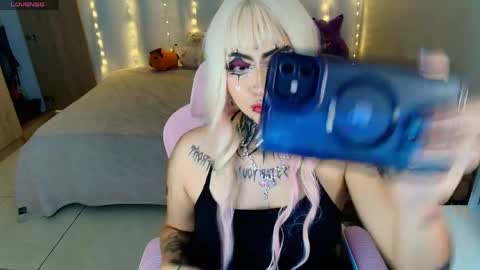 maliciaxpoison online show from April 30, 11:30 pm