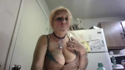 malinda702 online show from December 21, 11:25 am