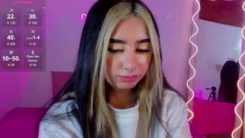 Malory  online show from November 19, 7:03 pm