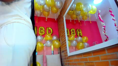 Melanie online show from December 6, 3:22 pm