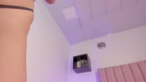 Snapshot of manuela_zapata chatting on September 10, 4:01 am manu 3 online show from September 10, 4:01 am