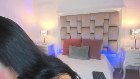 Snapshot of mara_betancurt chatting on December 19, 2:56 am Mara online show from December 19, 2:56 am