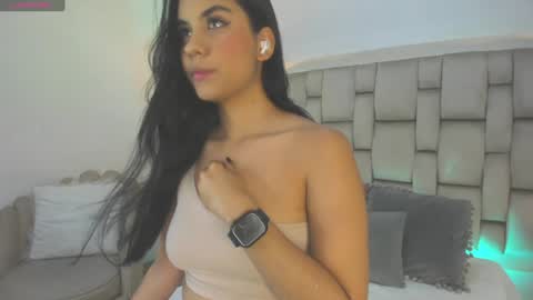 Snapshot of mara_betancurt chatting on January 22, 3:20 am Mara online show from January 22, 3:20 am