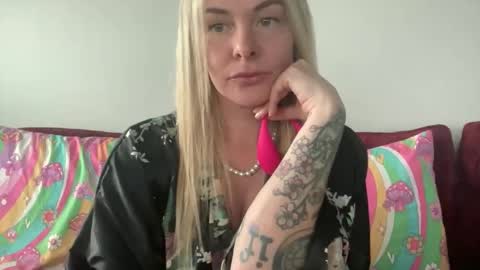 marasecrets online show from May 5, 9:40 pm