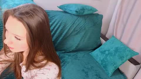 Mary online show from April 16, 7:35 pm