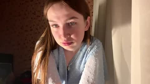 Chloe online show from March 15, 5:15 pm