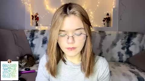 Lina online show from February 8, 10:01 pm