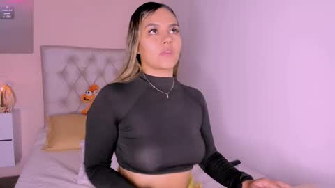 Mariana Roe online show from March 2, 12:14 pm