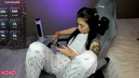 Maria  online show from December 4, 1:24 pm