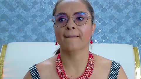 Marilyn Vega online show from March 23, 2:56 pm