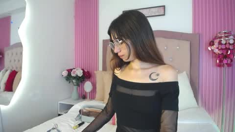 marinette online show from April 20, 8:23 pm