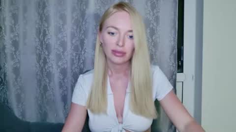 mariwell online show from June 11, 9:33 pm