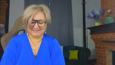 marta_wils online show from November 13, 3:27 am