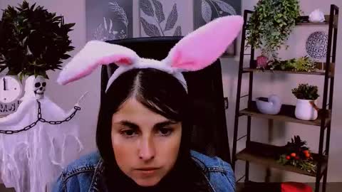 martaedams online show from October 28, 6:30 am