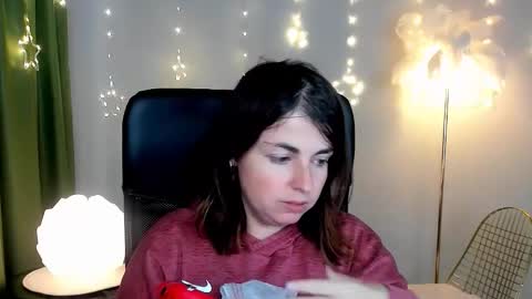 martaedams online show from December 15, 6:18 am