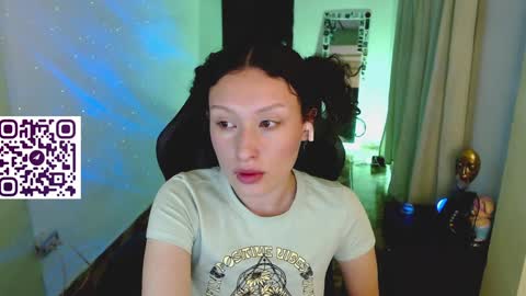 Snapshot of martina_adams chatting on January 17, 2:08 am mari online show from January 17, 2:08 am