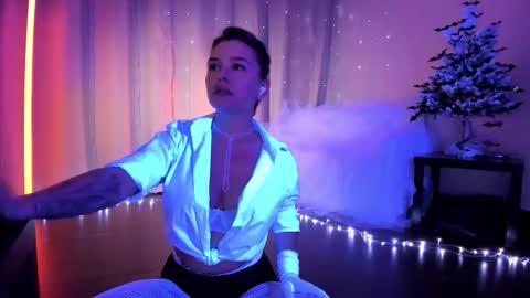 Julia online show from November 18, 10:22 pm