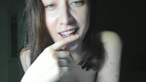 MarieQueenie online show from May 11, 4:04 pm