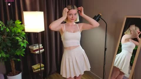 Mary online show from April 6, 1:16 am