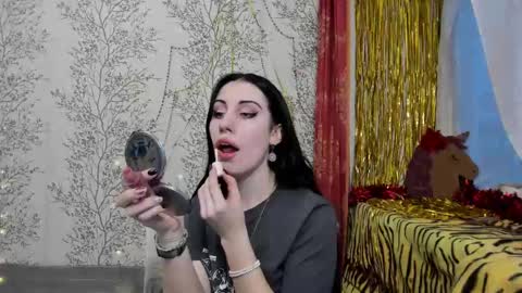 Snapshot of marylou_ chatting on December 28, 2:43 am Mary Lou online show from December 28, 2:43 am