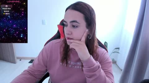 Dulce Maria online show from April 10, 5:52 pm