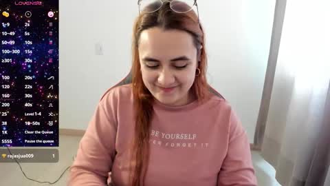 Dulce Maria online show from October 31, 4:00 pm