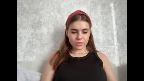 MaryYourr online show from December 16, 9:37 am