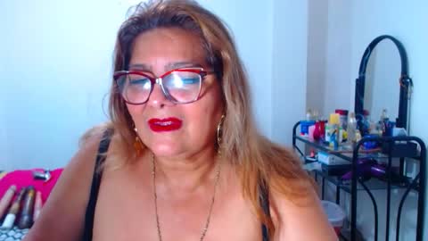 maturehot649 online show from March 16, 10:57 pm