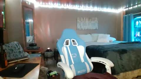 mavismable online show from February 5, 7:00 am