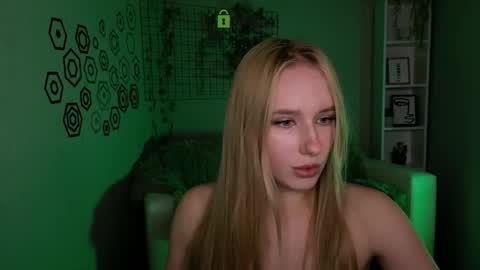 Maya online show from January 15, 8:37 pm