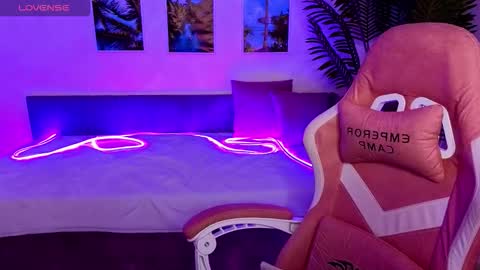 Maya online show from October 22, 2:05 am