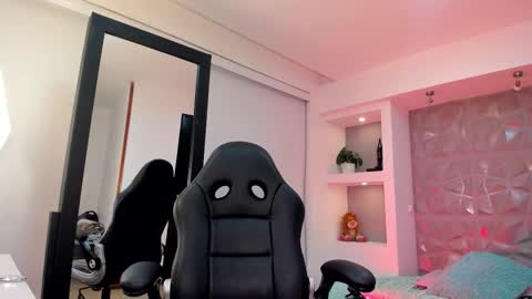 Maya online show from November 6, 5:02 am