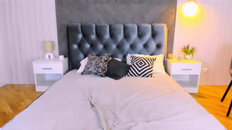 Maya online show from September 14, 5:00 pm