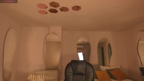 Maya online show from February 9, 4:48 am