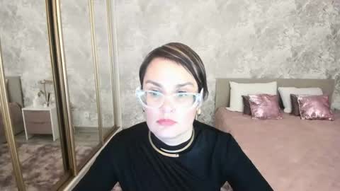 Maya online show from June 12, 9:39 am
