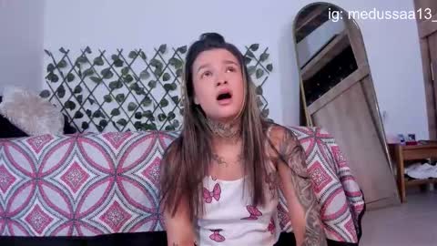 medussa13 online show from January 6, 2:10 pm