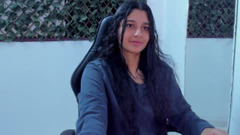 Snapshot of megan_whitte_01 chatting on January 28, 9:19 am megan white 01  online show from January 28, 9:19 am