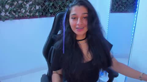 Snapshot of megan_whitte_01 chatting on March 11, 4:30 am megan white 01  online show from March 11, 4:30 am