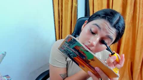 Snapshot of megan_whitte_01 chatting on October 6, 8:13 pm megan white 01  online show from October 6, 8:13 pm
