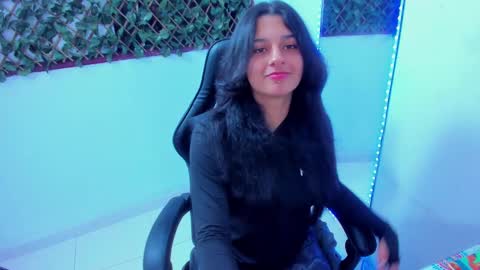 Snapshot of megan_whitte_01 chatting on February 25, 2:25 am megan white 01  online show from February 25, 2:25 am