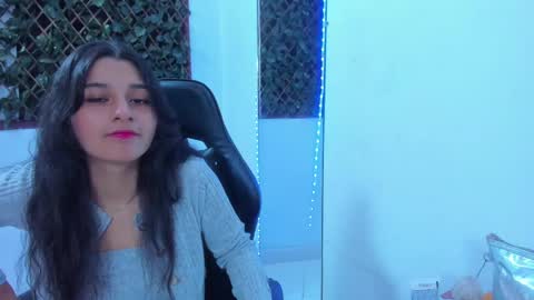 Snapshot of megan_whitte_01 chatting on March 9, 3:32 am megan white 01  online show from March 9, 3:32 am