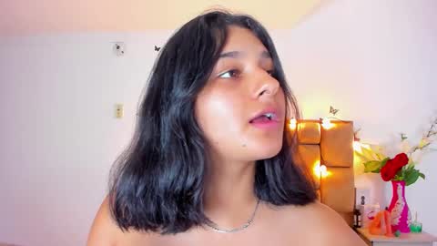Snapshot of megan_whitte_01 chatting on September 17, 10:41 pm megan white 01  online show from September 17, 10:41 pm