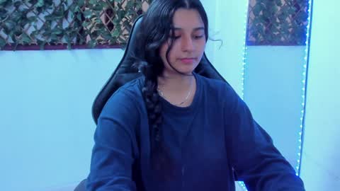 Snapshot of megan_whitte_01 chatting on January 12, 8:14 pm megan white 01  online show from January 12, 8:14 pm