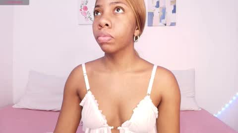 Snapshot of meganbarko chatting on October 13, 7:44 am megan online show from October 13, 7:44 am