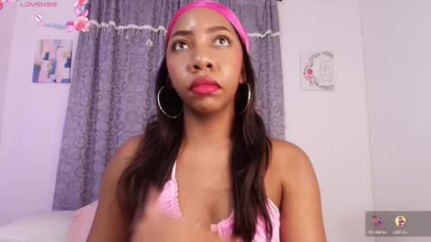 Snapshot of meganbarko chatting on October 31, 6:04 am megan online show from October 31, 6:04 am