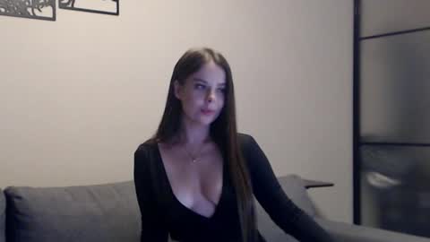 meladams online show from November 14, 9:48 pm