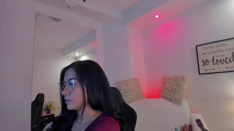 melan_owen online show from July 4, 3:30 pm