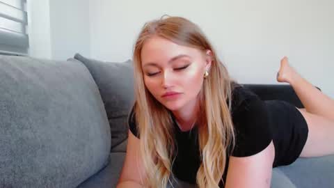 Melania online show from May 24, 4:50 pm
