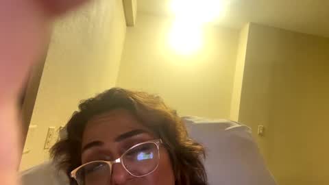 Snapshot of melani_babi chatting on October 2, 9:58 am melani_babi online show from October 2, 9:58 am